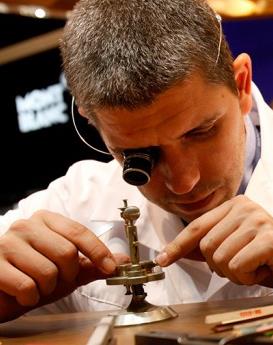 华特·沃尔顿-马尾区积家维修服务中心制表师