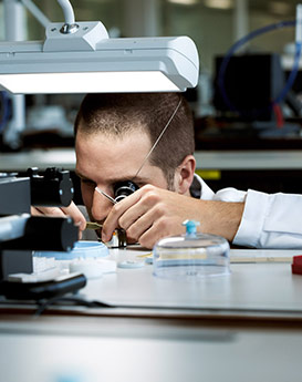 查尔斯·彼得艾伯特-晋安区积家维修服务中心制表师